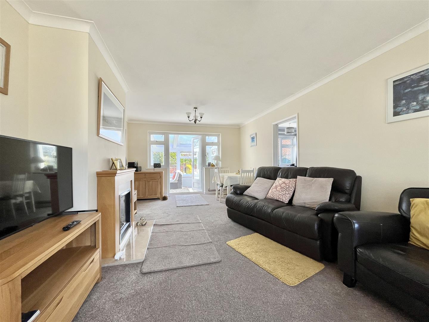 Meadow Way, Fairlight